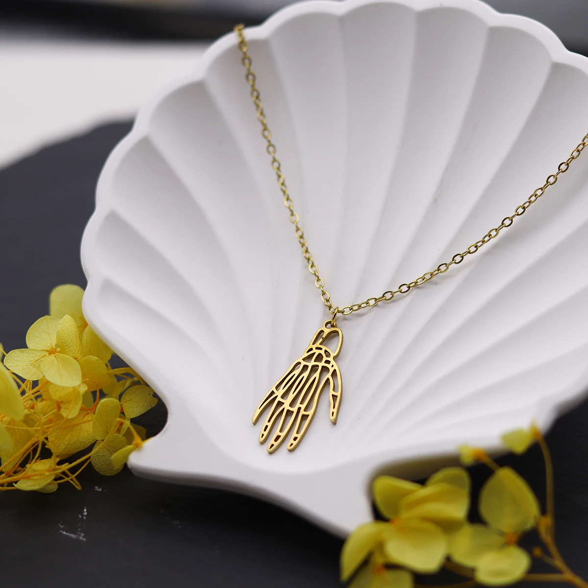 Halloween Cool Creative Style Necklace Multi-Purpose Skeleton Hand Gothic Clavicle Vintage Neck Chain Choker Gifts for Friend