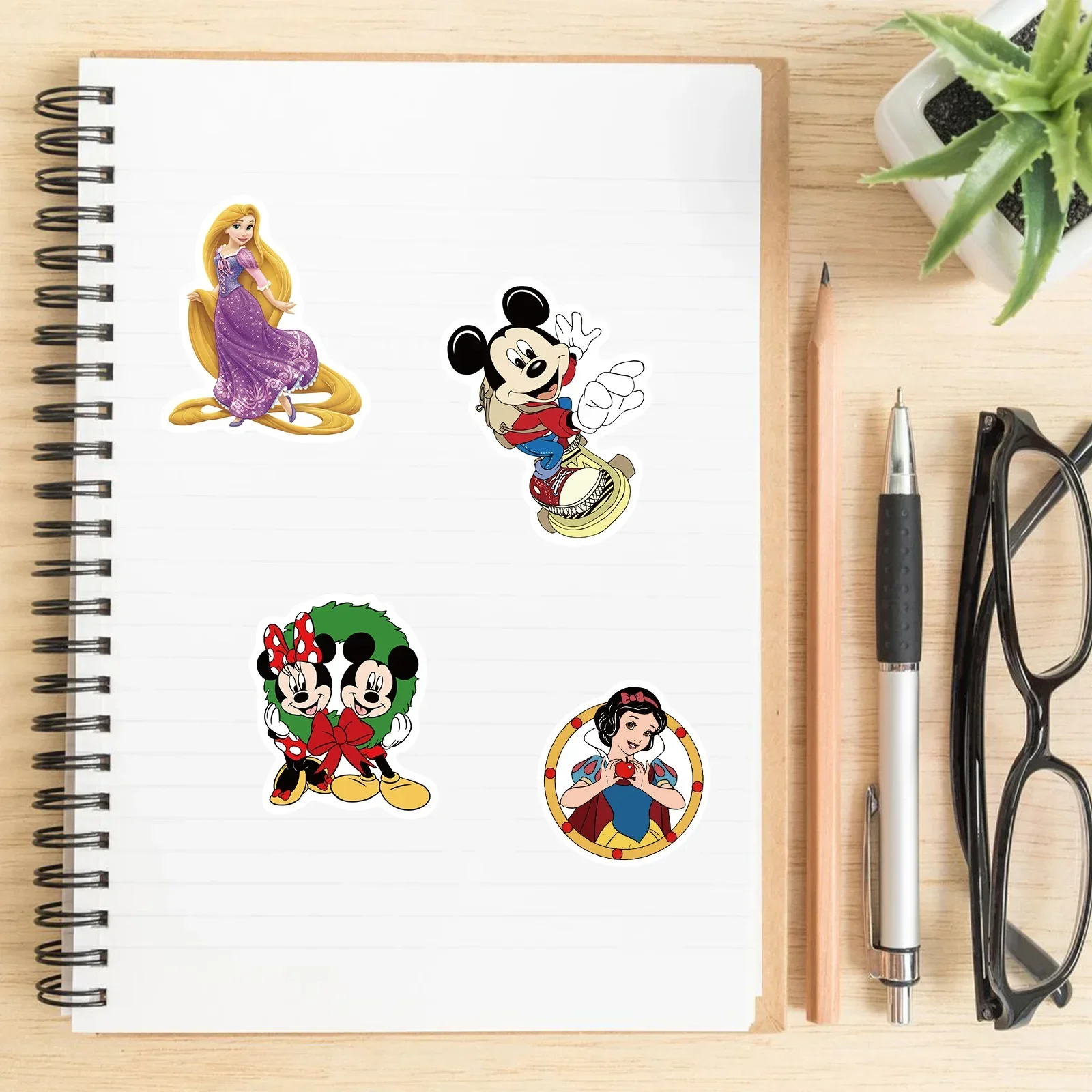 50/100pcs roztomilá disney povaha mickey myš kněžna kreslený nálepky estetická notebook auto míchat anime nálepka kůzle hračka