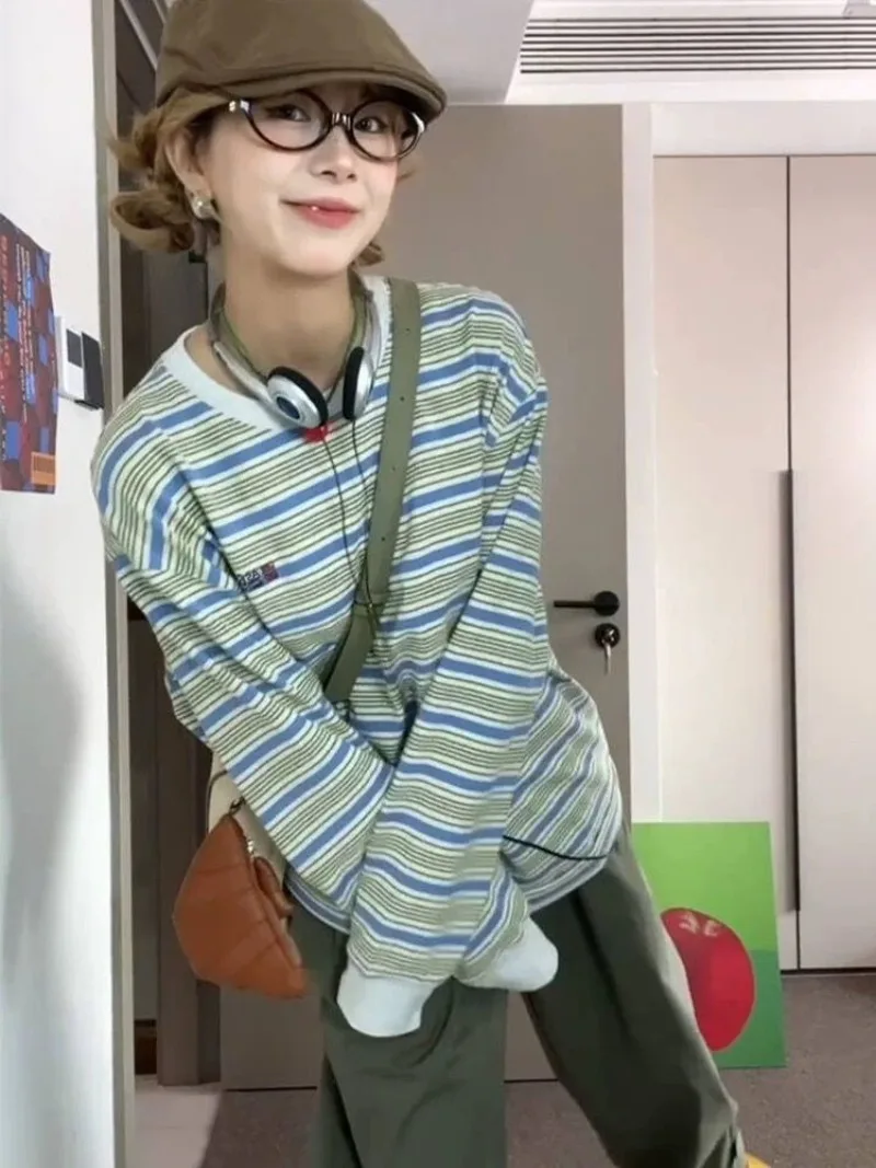 

Classic Retro Striped Long Sleeved T-shirt with Sense of Spring and Autumn Niche Base Shirt Loose Fashion Top with Inner Layer