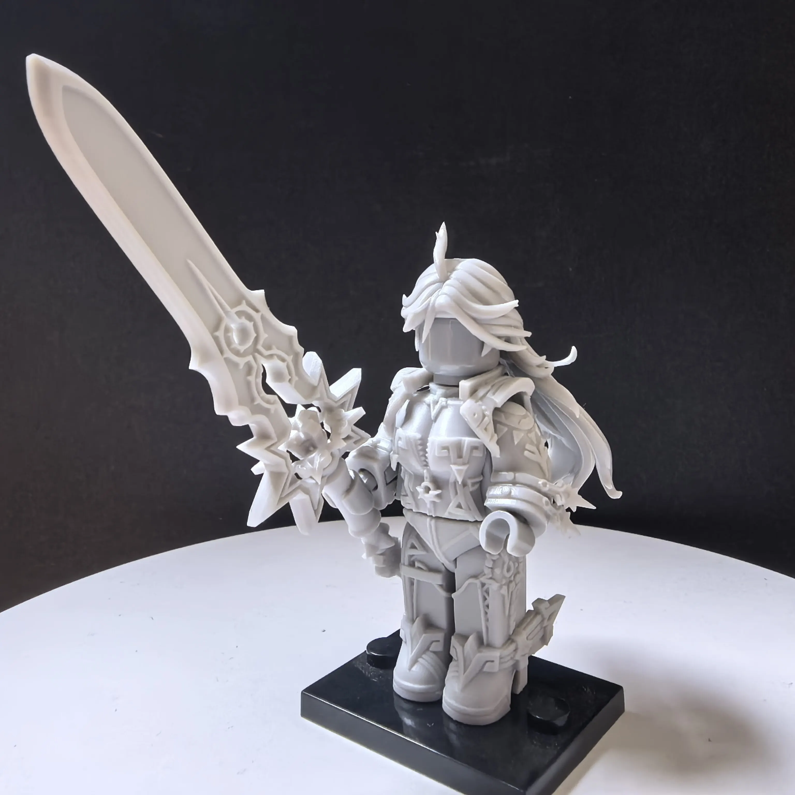 Genshin Impact Mavuika 3D Printed SLA Resin Mini Figure, Third-Party Collectible with Blank Base, 2 Interchangeable Hair Pieces