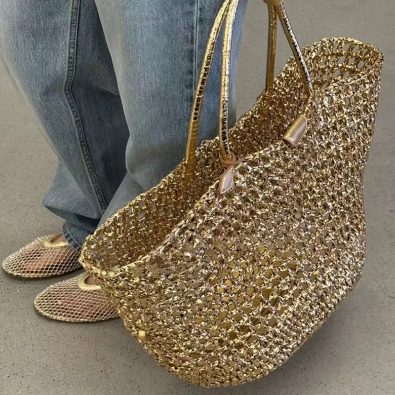2026 new gold hollow woven tote bag for women, large capacity grass woven shoulder bag, fashionable and versatile commuting bag image 2
