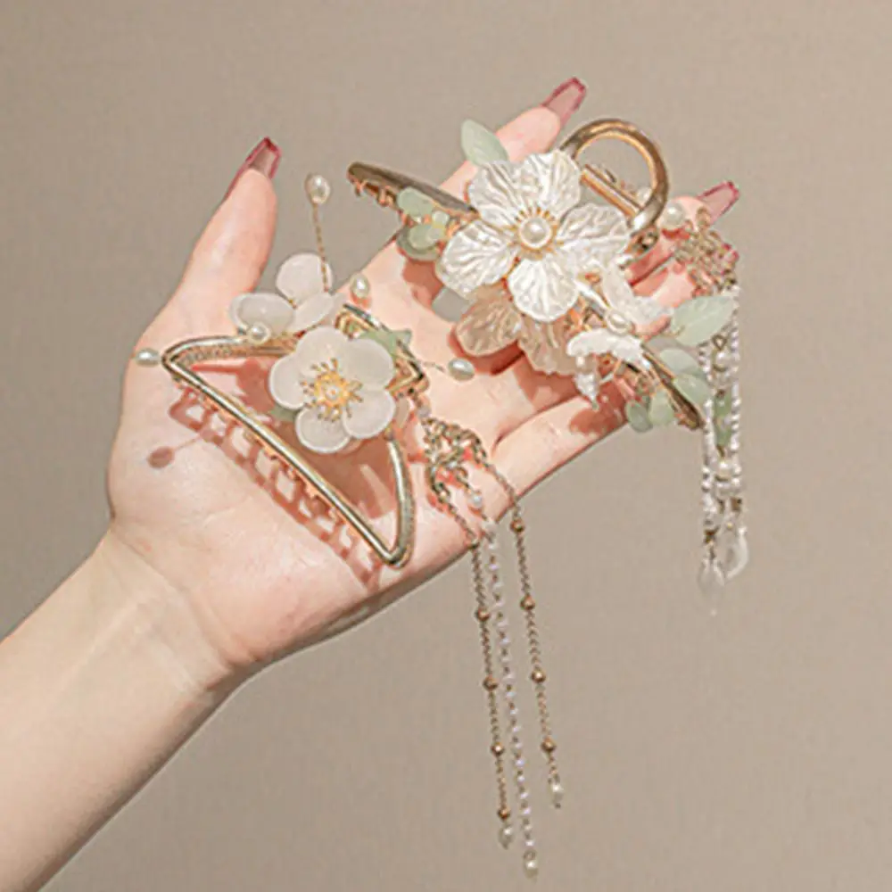 1PC Chinese Style Big Hair Claw Clips for Women Flower Butterfly Tassel Pearls Hanfu Accessories Metal Hair Crab Headwear