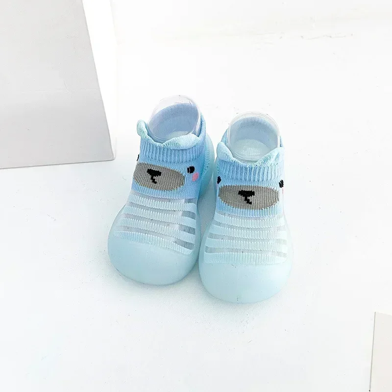 Летние полосатые сетчатые детские туфли для малышей с мягкой нескользящей подошвой с рисунком