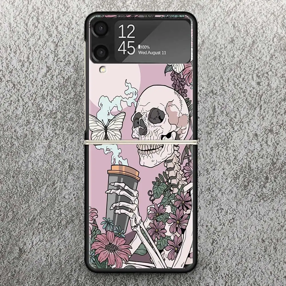 Retro Skull Butterfly Print Case For Samsung Galaxy Z Flip 3 4 5 6 5G Phone Shell ZFlip6 Flip5 Flip4 Flip3 Pattern Black Hard Co