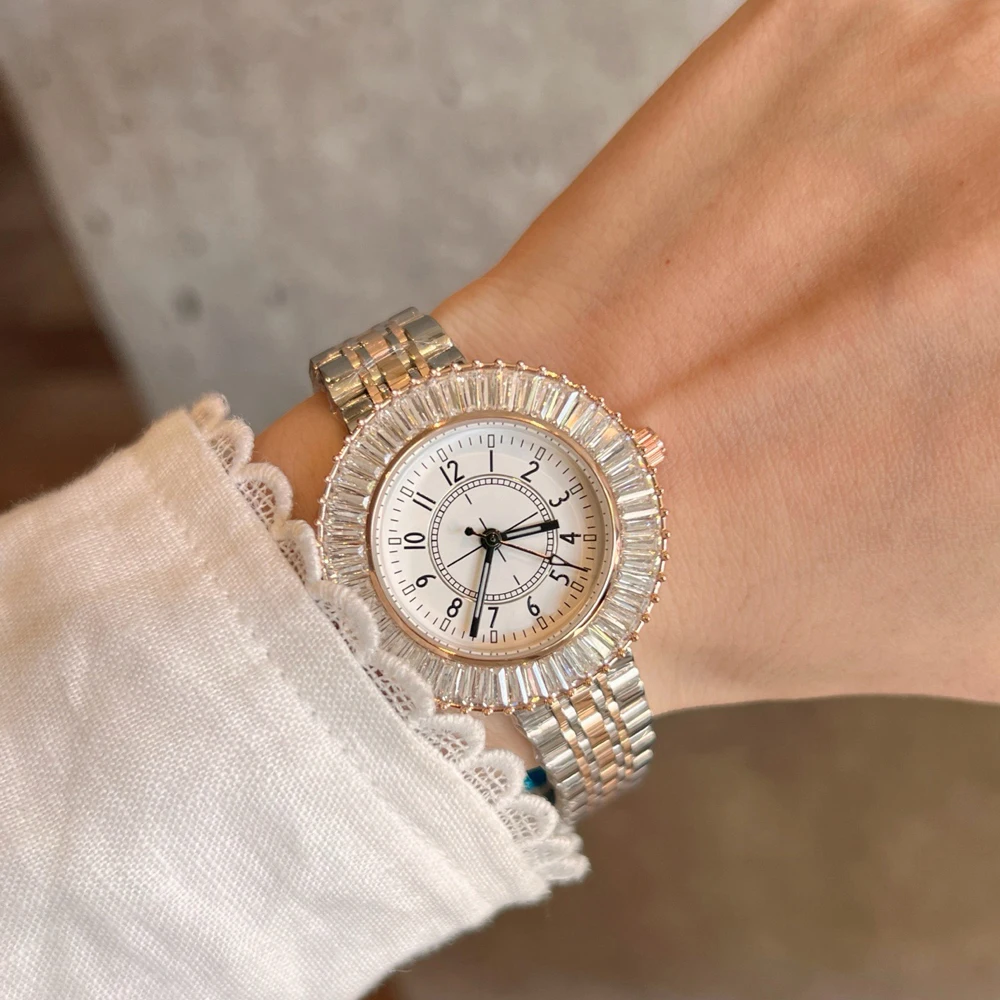 ファッションブランド腕時計女性ガールレディースかわいい宝石クリスタルスタイルダイヤルスチールメタルバンドクォーツ高級時計 CH132