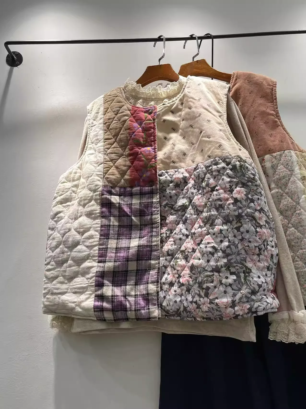 

2026 Mori Kei Clothing Japanese Style Cotton Print Patchwork Padded Vest for Women Autumn Winter Vintage Sleeveless Coat Outwear