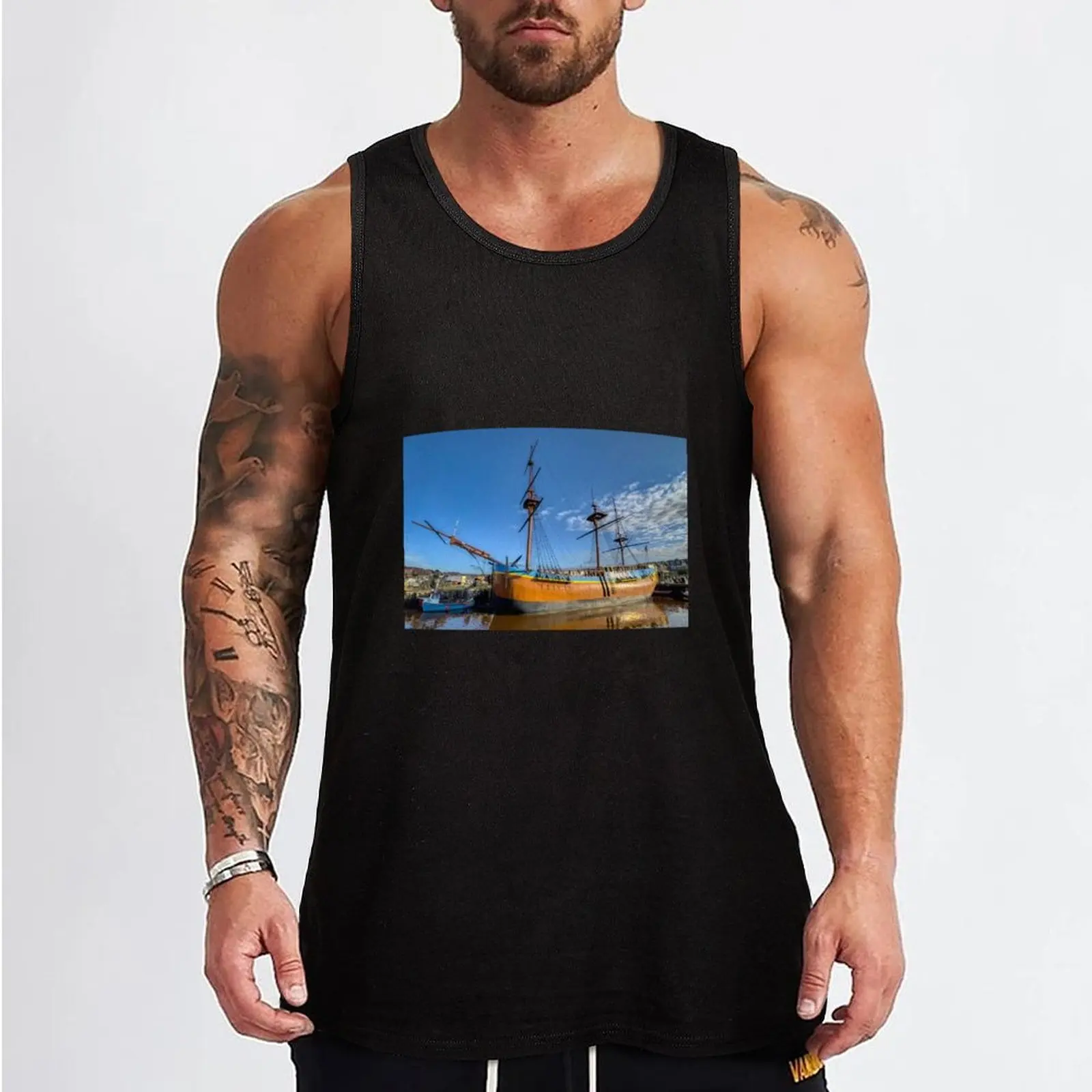 HM Bark Endeavour Whitby Harbour Tank Top sports t-shirts for men T-shirt sports Vest bodybuilding for men