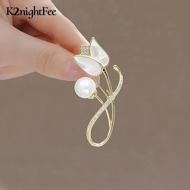 Women Fashion Tulip Flower Imitation Pearl Brooch For Metal Anti-glare Fixed Clothes Lapel Pin Sweater Coat Clothing Accessories