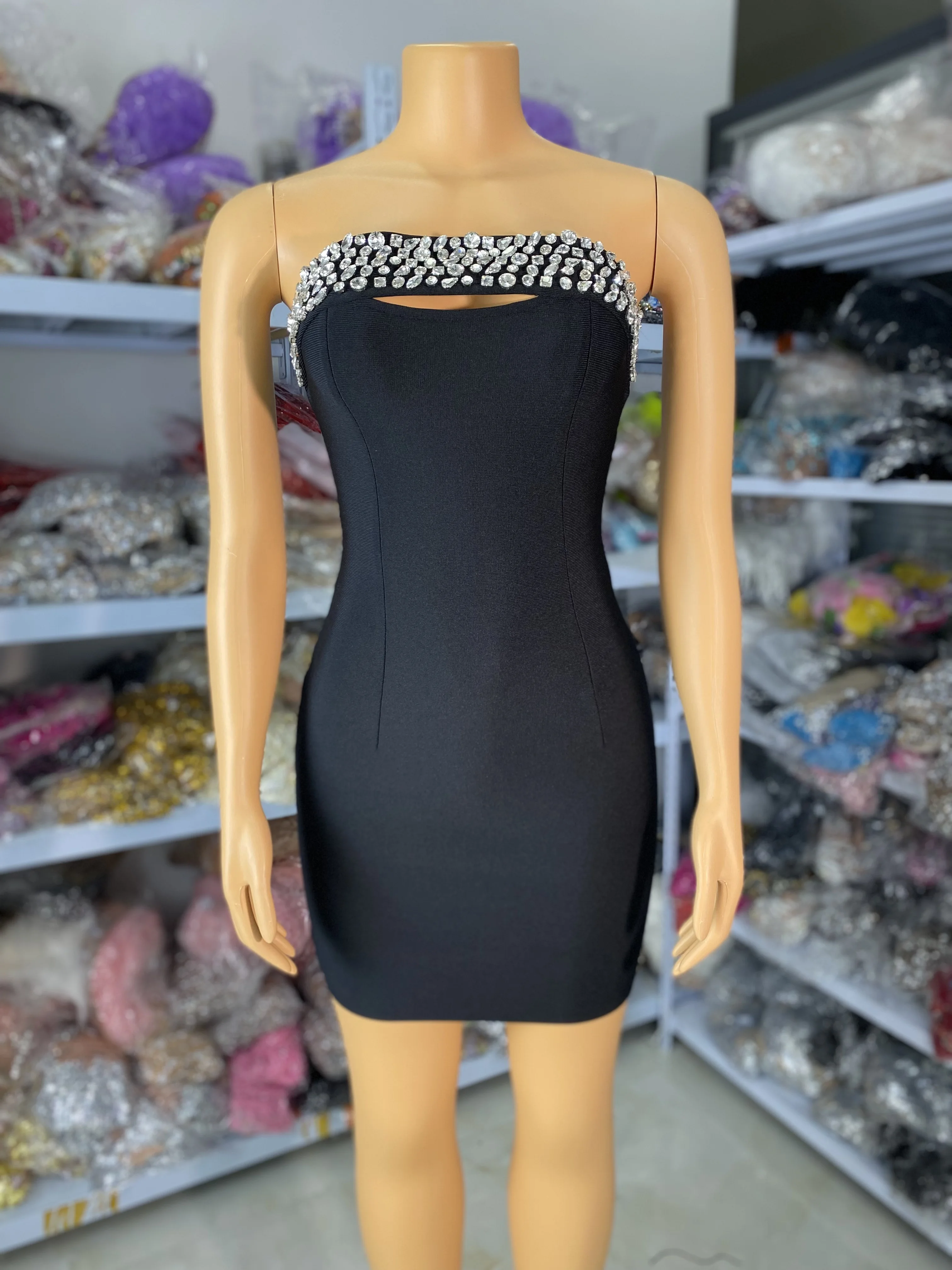 Damska seksowna czarna sukienka bandażowa z dżetami, bez ramiączek, wycięta, obcisła, mini, krótka, wieczorowa, klubowa, na imprezę, wysoka jakość.