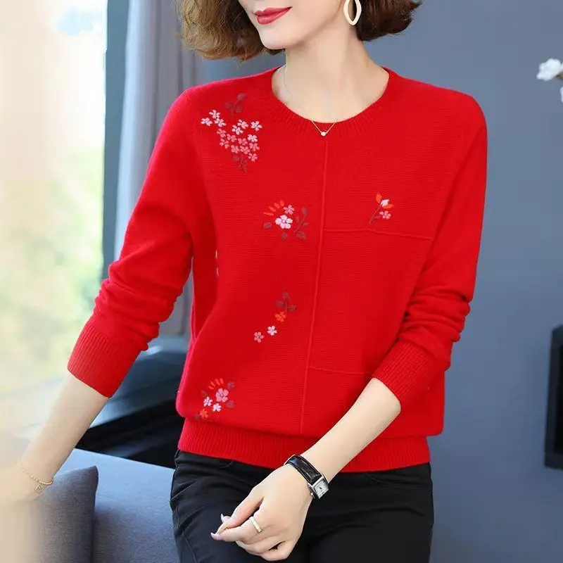 Women Autumn Winter Fashion Embroidered Loose O-neck Long Sleeve Knitwear Ladies Elegant All-match Knitting Bottoming Shirt Tops