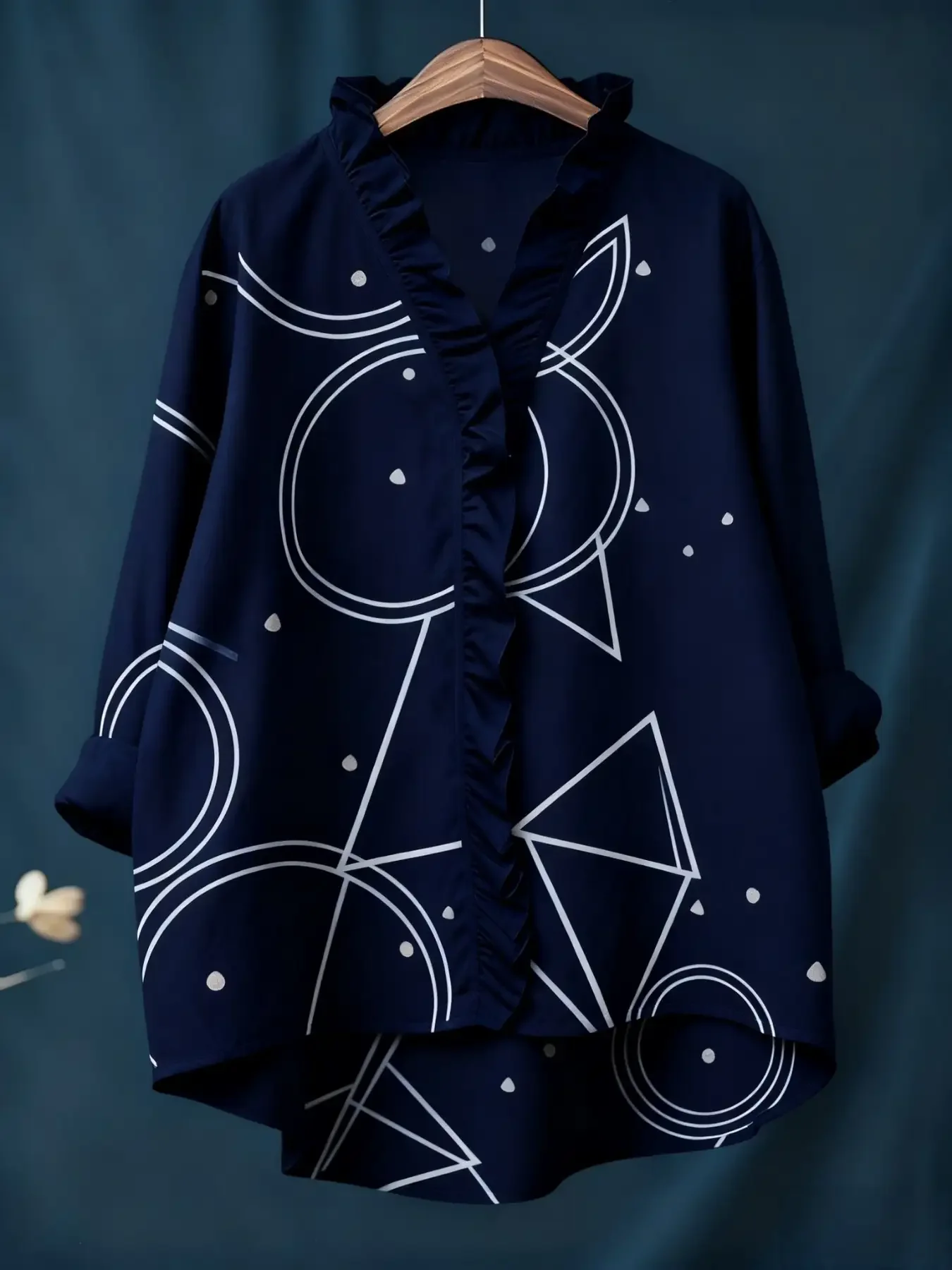 Autumn new V-neck casual top, women's long sleeved lace shirt, loose floral print design, Ladies' soft pink shirt