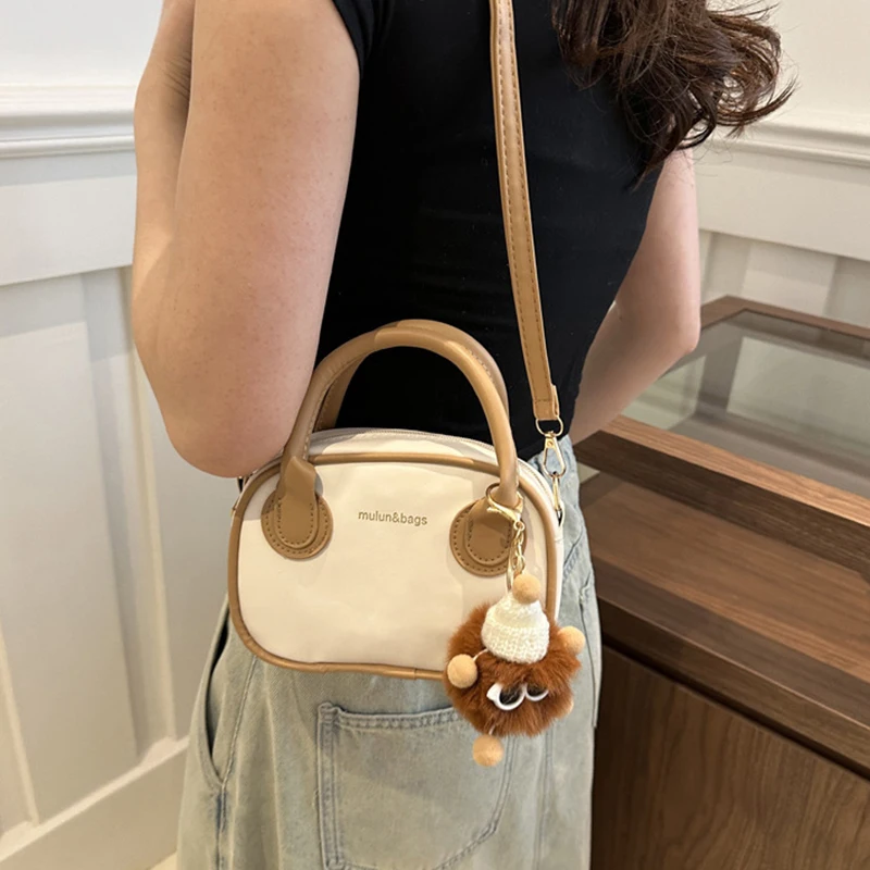 

Adjustable Shoulder Strap Exquisite Workmanship Soft And Comfortable Zipper Open And Close Shopping Commuter Shoulder Bag