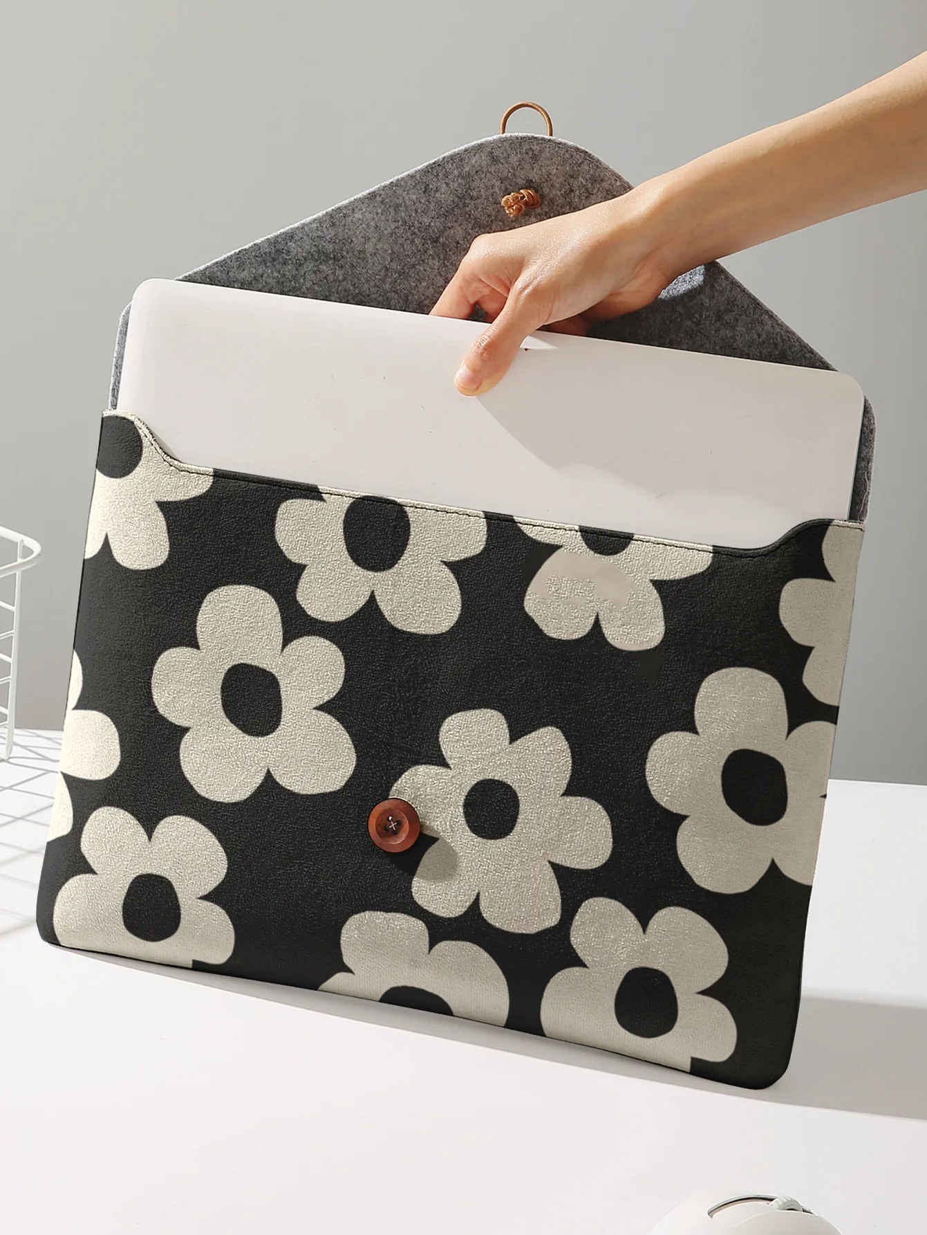 Black And White Big Flower Print Laptop Bag With Soft Felt Fabric Flap For Laptop Storage And Tablet Storage Bag