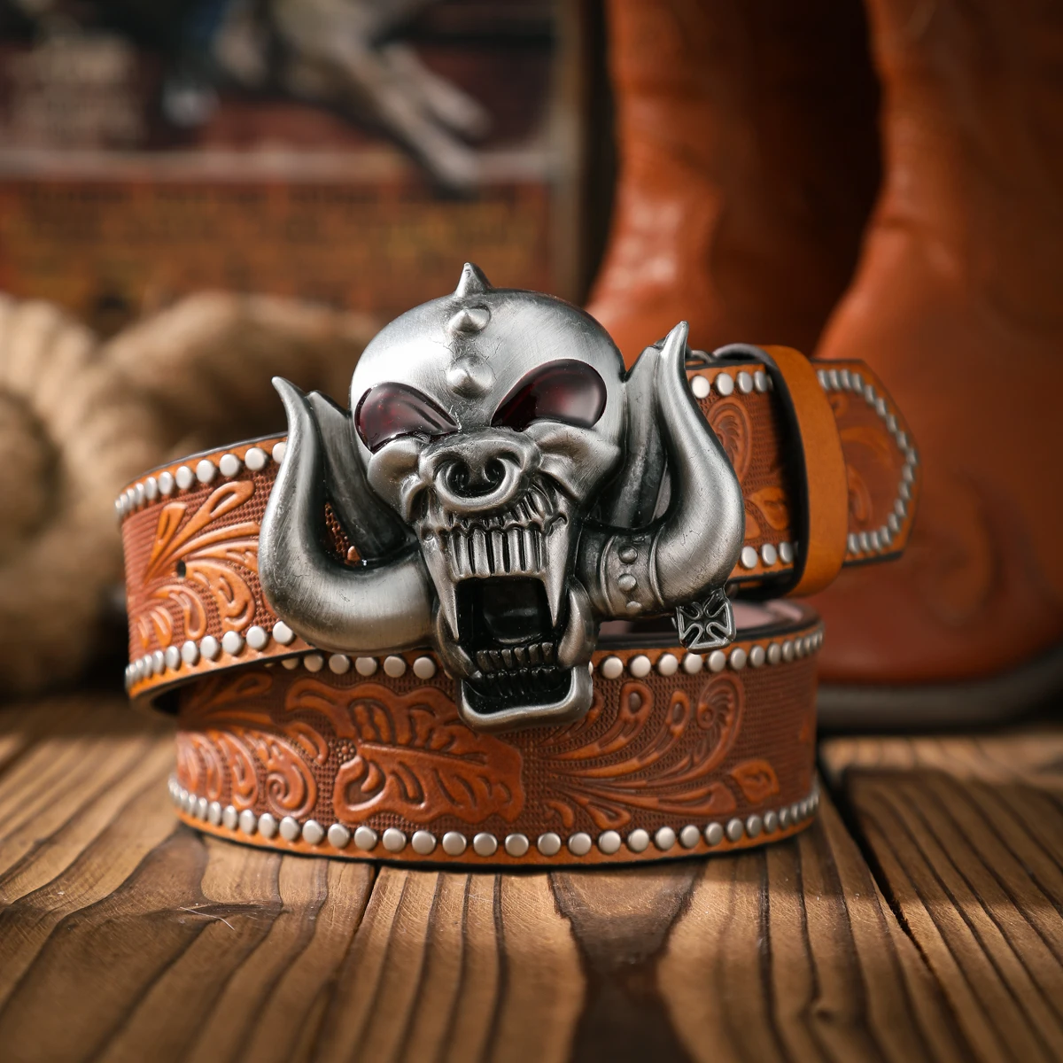 Ein lässiger und retroer Gürtel, ein Taillenaccessoire für Kleidung im Western-Stil, Metallschnalle, PU-Gürtel, geeignet für Männer und Frauen. – Detail 8