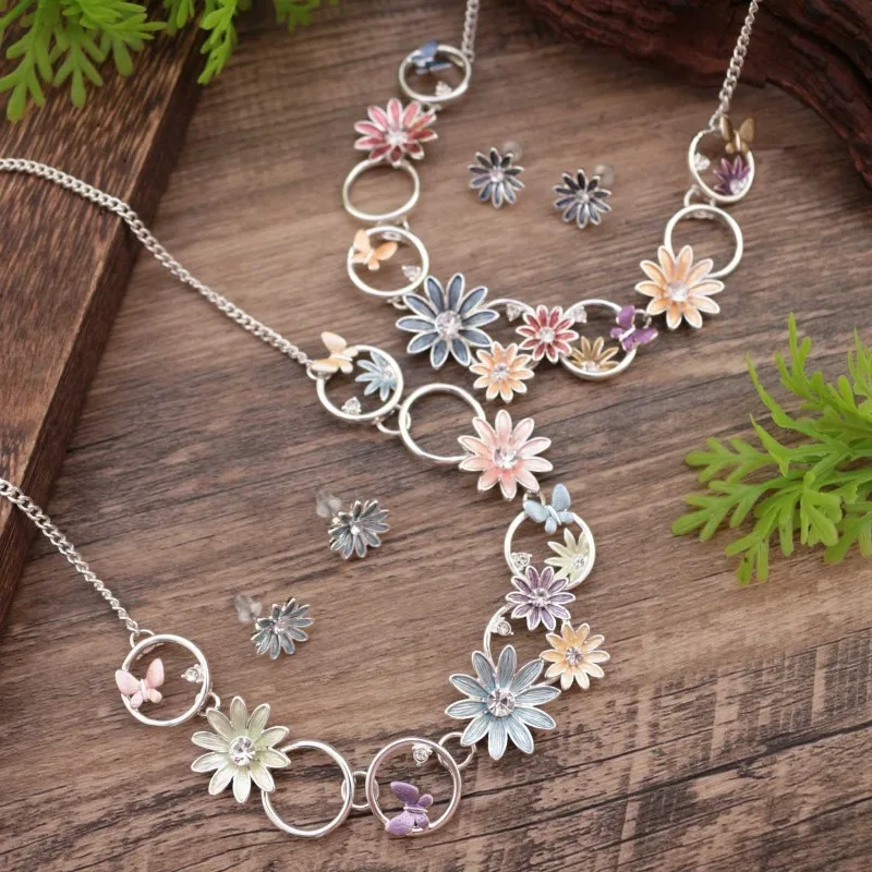 

Bohemian Daisy & Butterfly Enamel Jewelry Set Multicolor Daisy Necklace Stud Earrings Silver Adjustable Chain Jewelry Gift