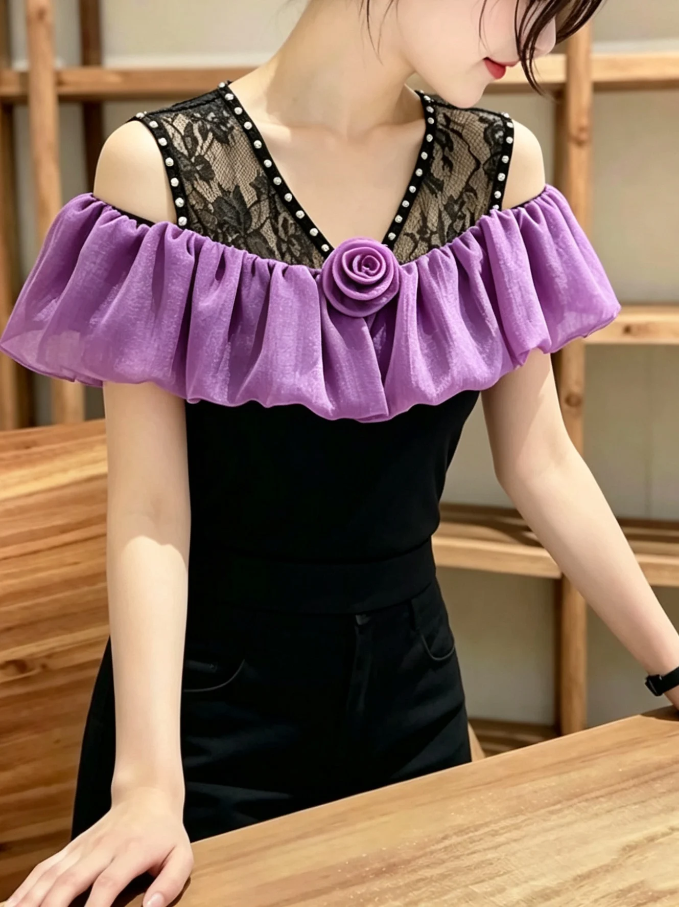Summer Women's Lace Splice Short Sleeve V-Neck T-Shirt Shoulder Bared Bell  Slimming Top Commute Style Breathable Skin-Fr...