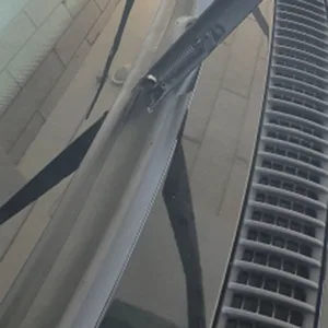 Nehmen Sie die Dichtung der vorderen Windschutzscheibenplatte, Autoreiniger, Citroen C-Qua, C-Triomphe, Picasso C1, C2, C3, C4, C4L, C5, Elysee, DS, 1,7 m aus 6 Hauptverkaufsgummi -Porta Citroen C2 - №3