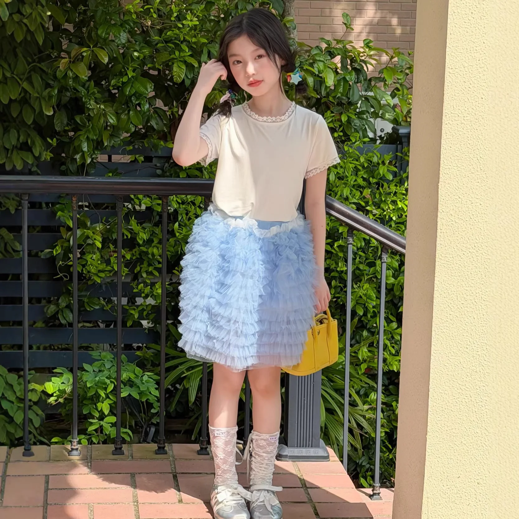 Girls' white lace lace short sleeved T-shirt 2026 summer new item, children's ice feeling breathable elastic base top