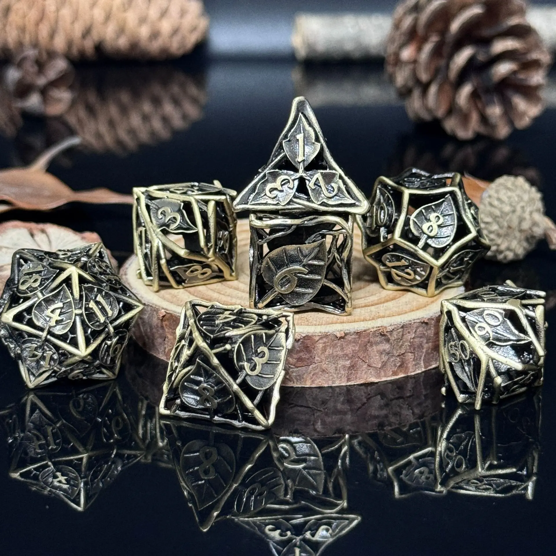 

DnD Metal Dice Set - 7 Piece Zinc Alloy Copper Leaf Pattern, Gold Lettering, for Tabletop RPG & Dungeons and DragonsDND Dice