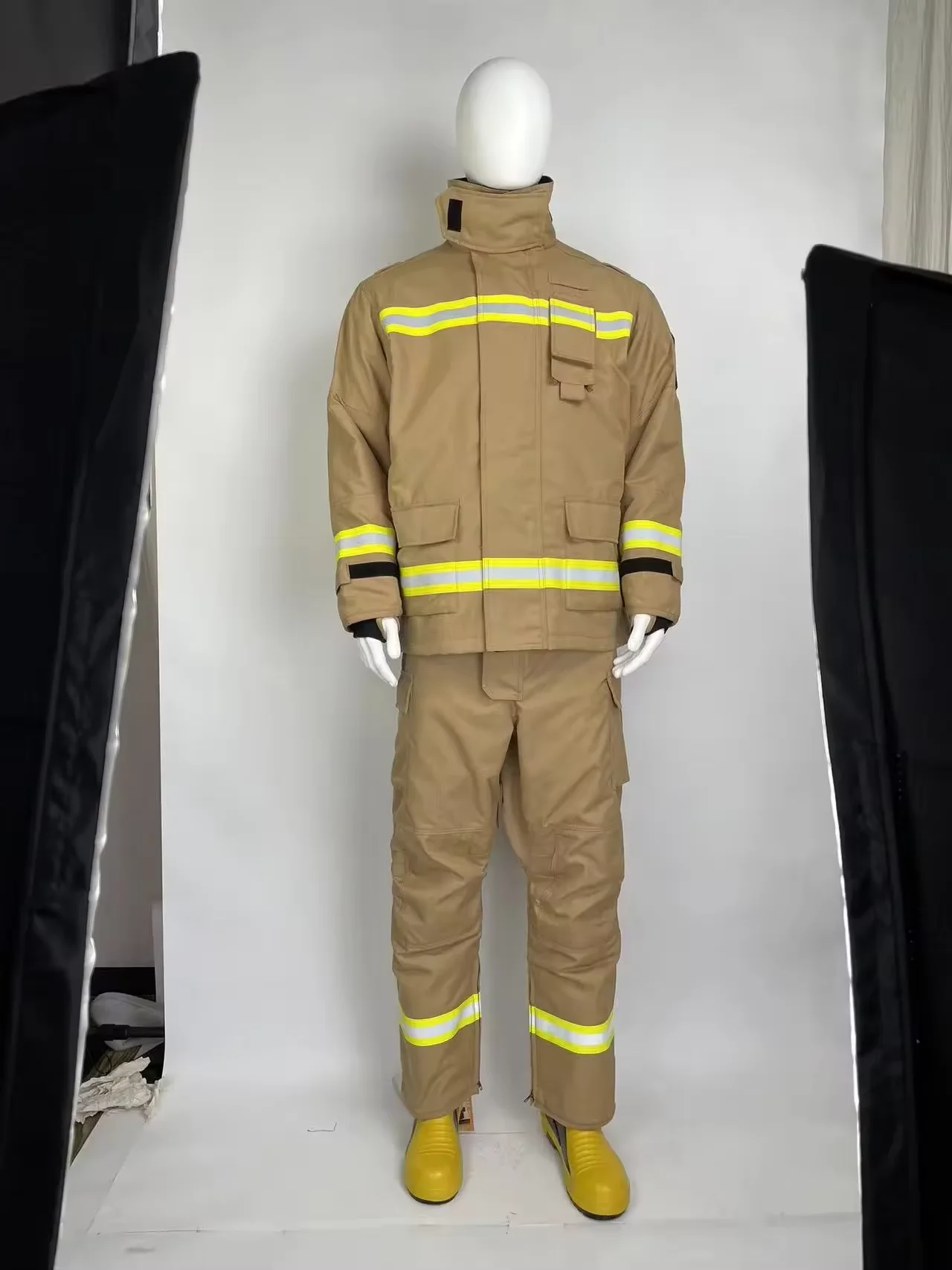 Super Deal NFPA 1971 Certified 4-Layer Aramid Fire Fighting Suits with Anti-Heat & Fire Proof Features-Ayonsafety