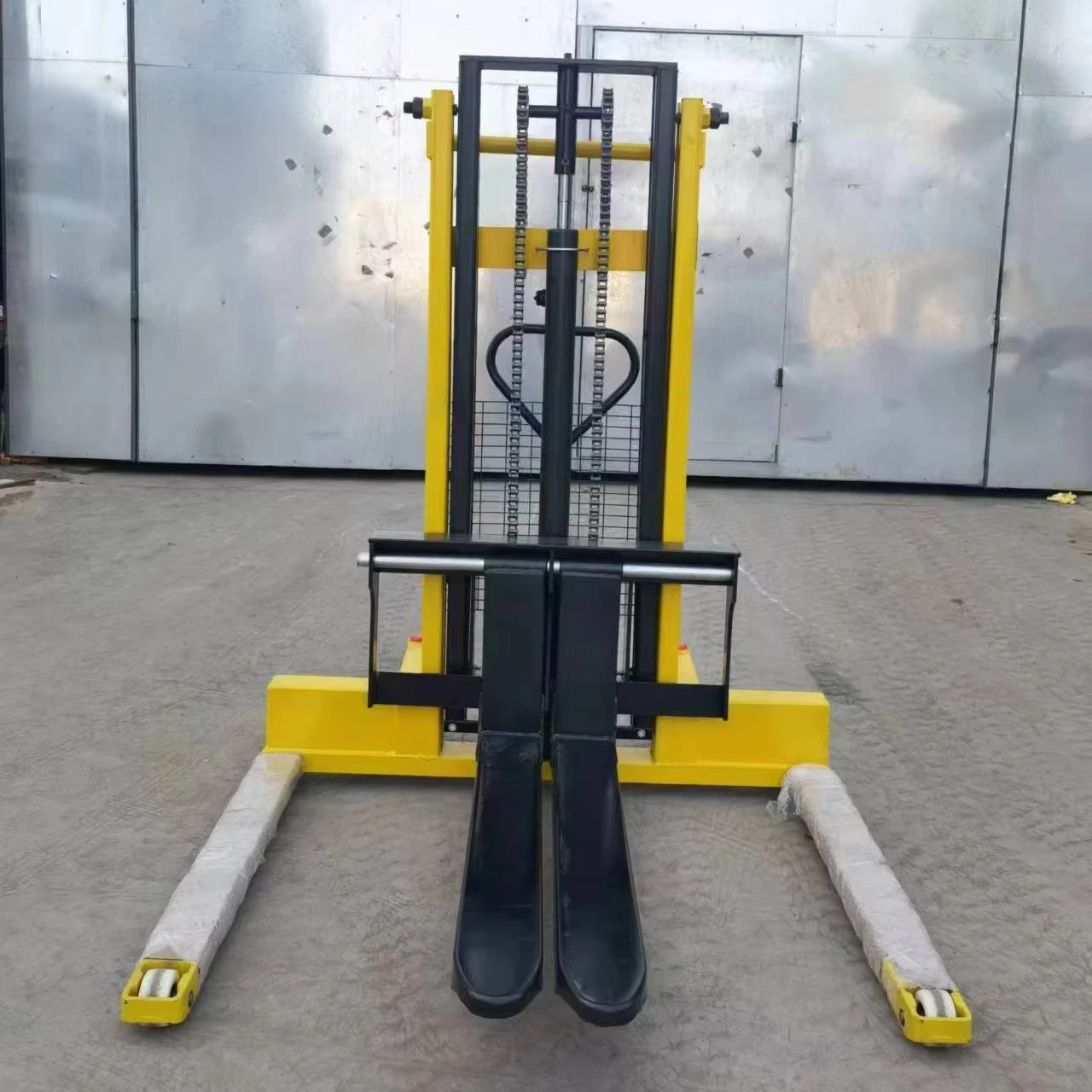 Workmates CTY-EW Wide-Leg Manual Stacker Adjustable Leg Width 3Ton Capacity Heavy Duty Pallet Lifting Equipment All-Terrain