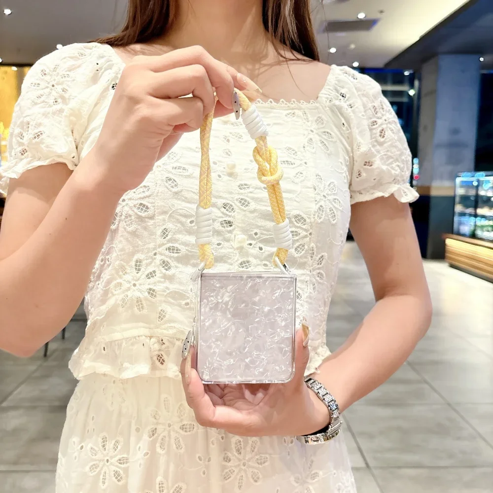 그라데이션 물결무늬 컬러풀 랜야드 폰케이스 (삼성 갤럭시 Z 플립 7 6 5 4 3 슬림 하드쉘 손목 스트랩 보호 커버)