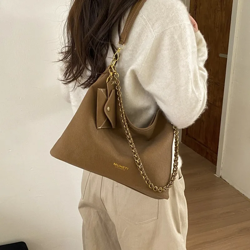 

Retro chain tote bag large-capacity bag women's 2026 spring new commuter shoulder crossbody bucket bag