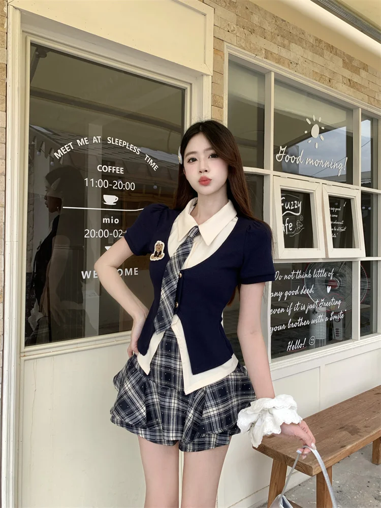 Pakaian Musim Panas Wanita Korea Gyaru Preppy Imut Core Shoujo Girl Era 2000-an Set 2 Potong Atasan Lengan Pendek + Rok Mini Kotak-kotak Pinggang Tinggi