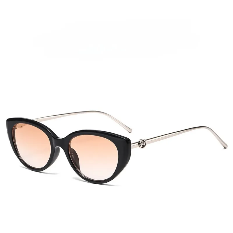 نظارات شمسية كلاسيكية على شكل عين القطة للنساء 2025 إطار معدني للحماية من الأشعة فوق البنفسجية لتنحيف الوجه المربع المستدير
