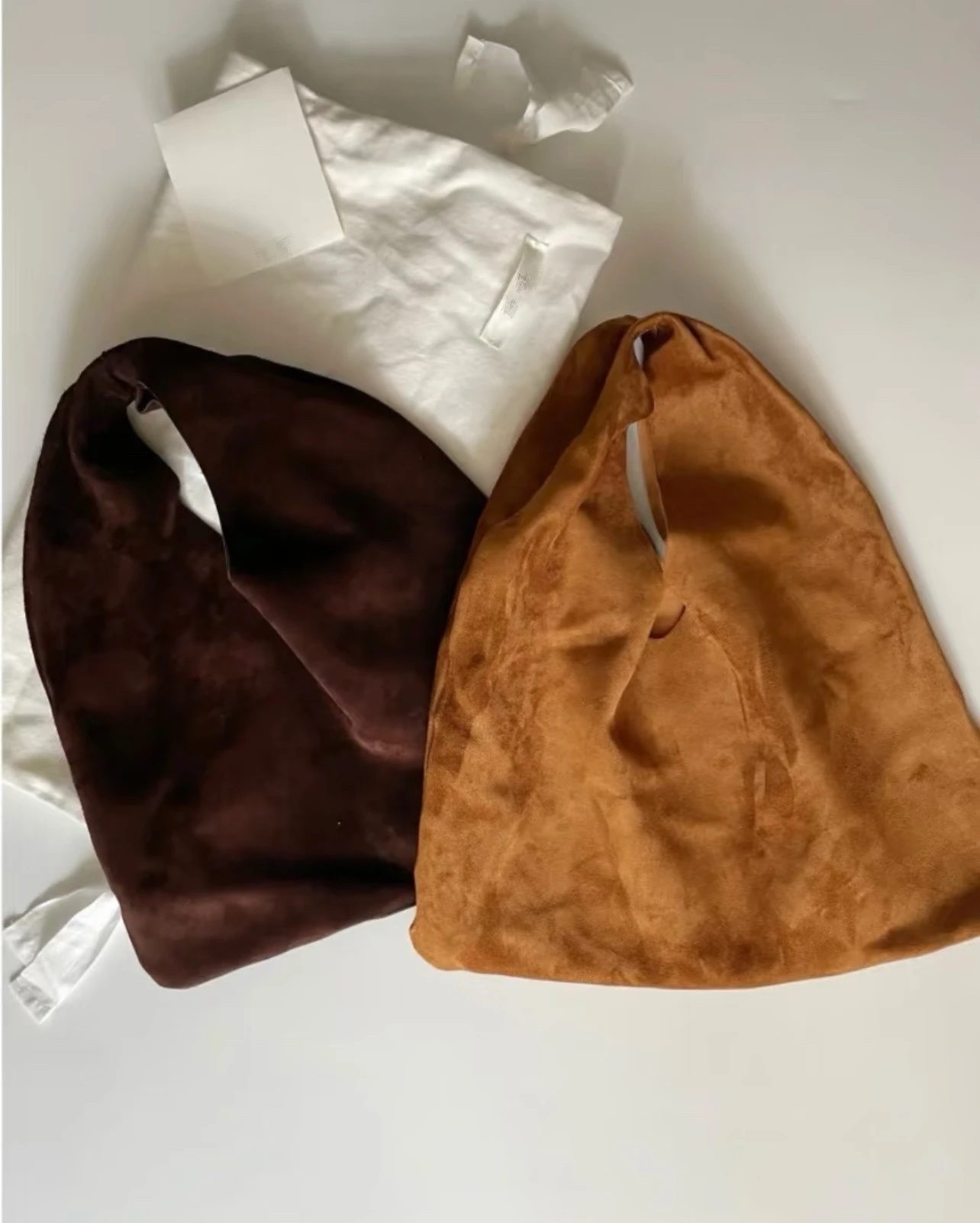 

Сумка женская из замши ручной работы, на плечо, мягкая, повседневная, модная, не требующая стирки, с открытым верхом, для ежедневного использования, однотонная