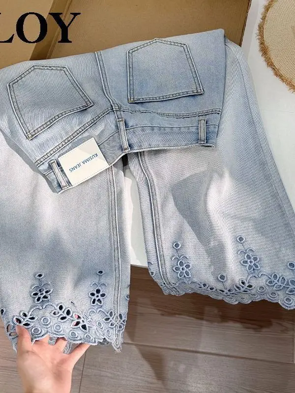 

Джинсы женские летние тонкие свободные прямые с кружевной отделкой и вышивкой, укороченные, с расклешенными штанинами, на завышенной талии