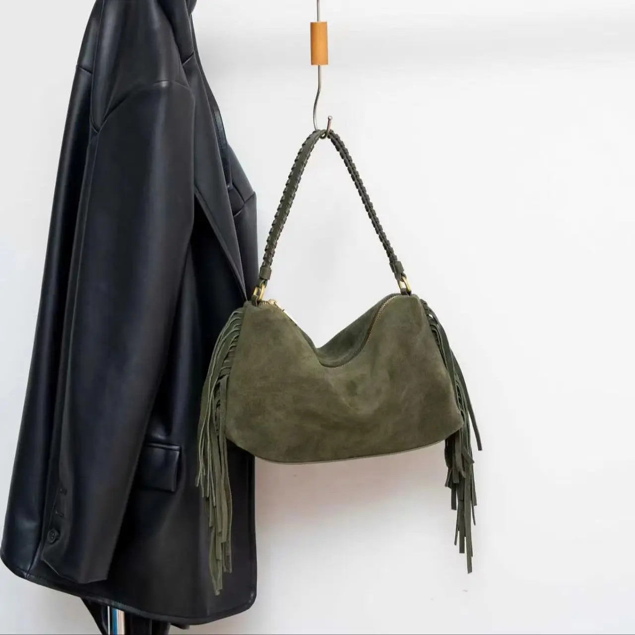 Women Vintage Suede Leather Tassel Shoulder Crossbody Bag Braided Top‑Handle Retro Small Underarm Bag Daily Commuter Handbag New