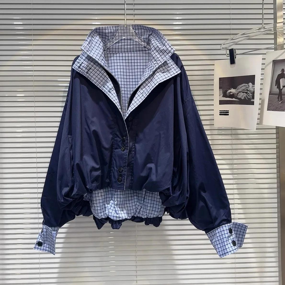 2024 Autumn Collection: Chic and Bold Two-Tone Jacket with Stand Collar