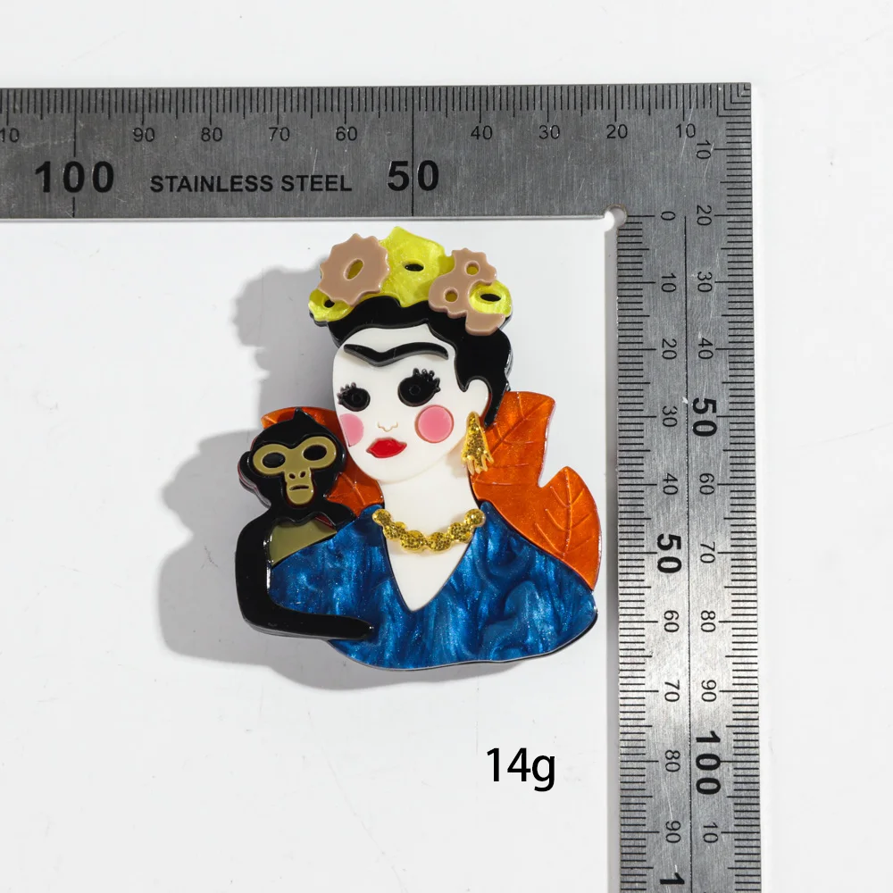 Fashion Acrylic Pink Flower Celebrity Lady Brooches for Women Cute Cartoon Artist Figure Badges Lapel Pins Office Jewelry Gifts