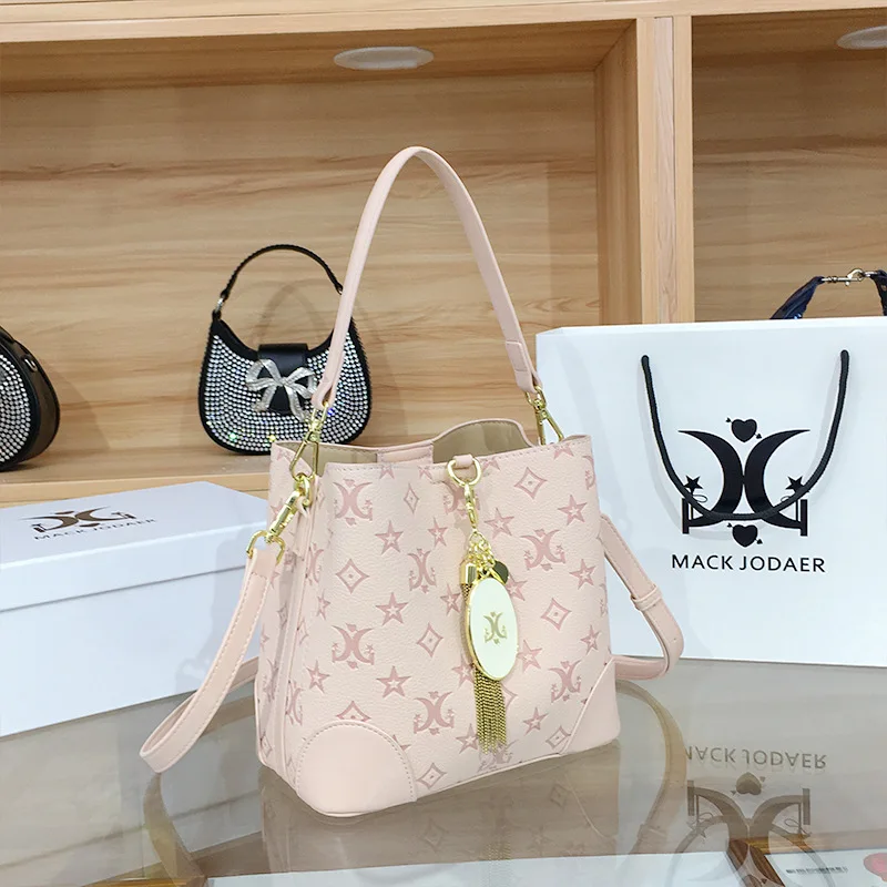 

Chic Ladies Shoulder Bag, Genuine Leather Crossbody Bag, Tote Design Elegant, Famous Designer Brand