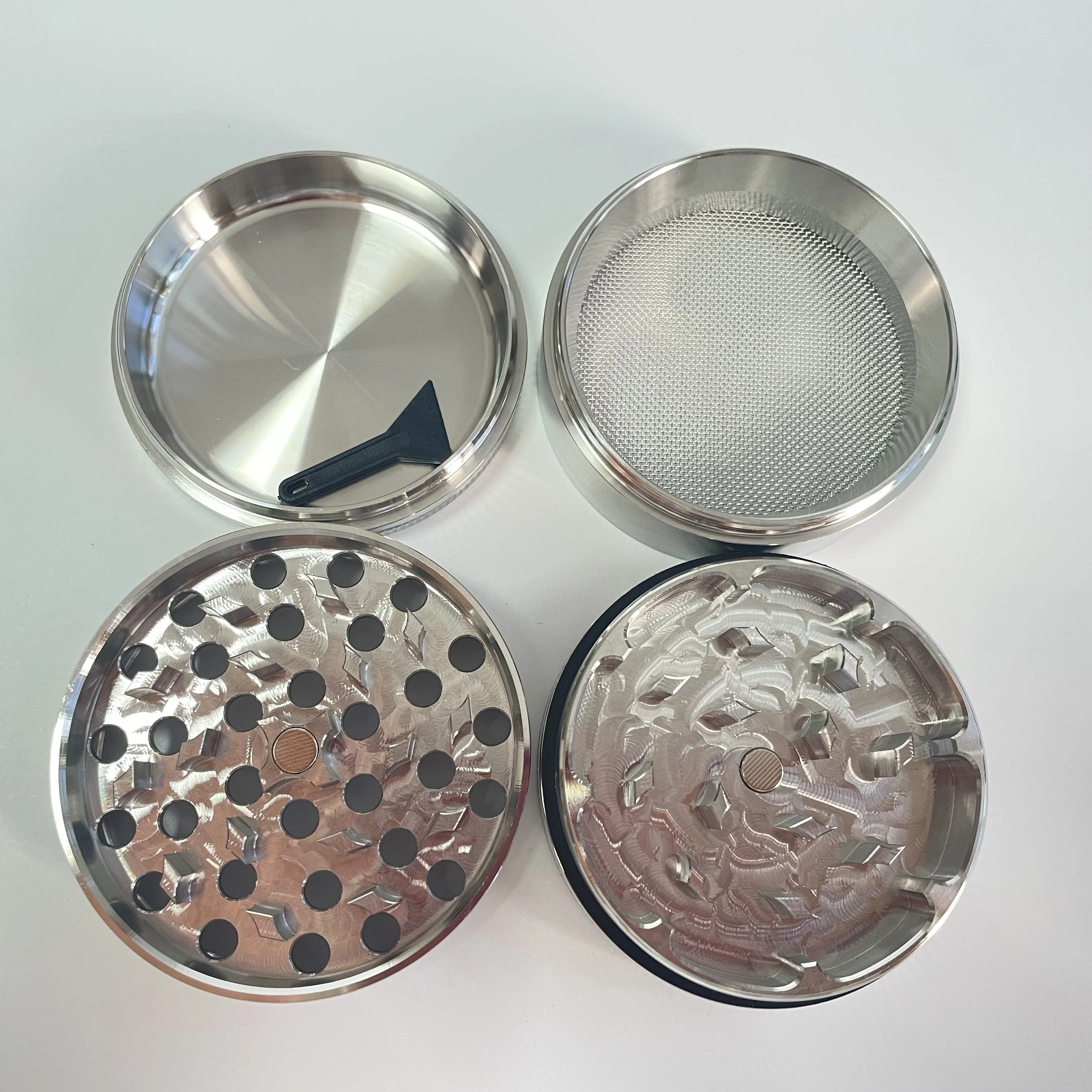 Personalizza Tobecco speziato alle erbe per uso alimentare in acciaio inossidabile 304 per smerigliatrice da fumo 63 mm/2,5 pollici per accessori da fumo