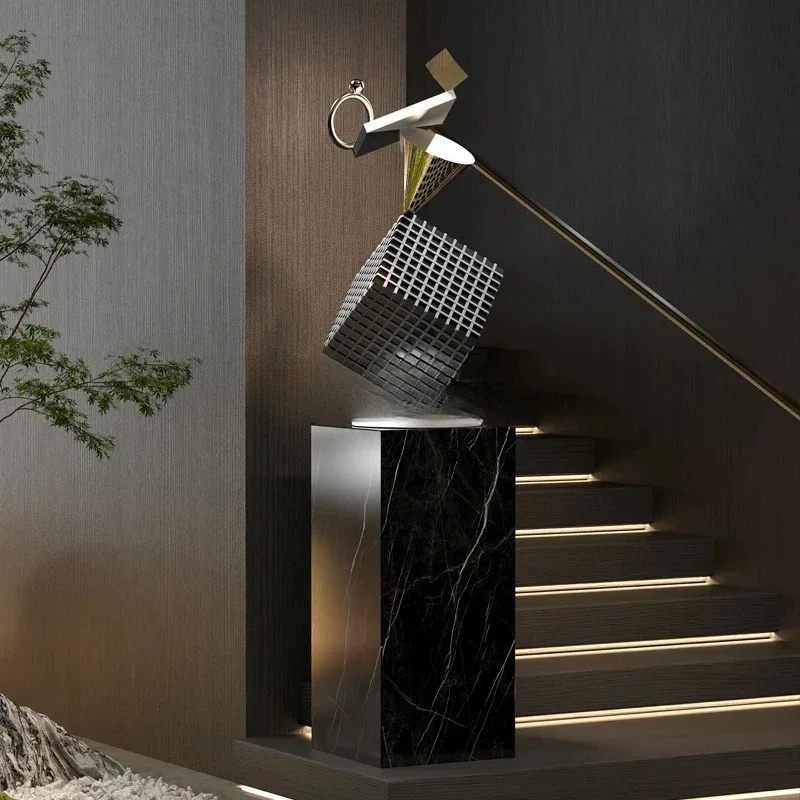 A  Creative Balance Square Three-dimensional Sculpture Ornament Floor-to-ceiling Hotel Decoration Creative Electroplating Art