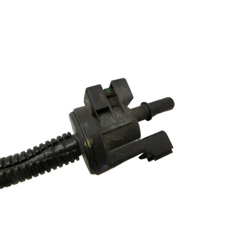 Auto-Carbon-Kanister-Magnetventil mit Schlauch für Ford Mondeo МК5 2013–2016 Fusion Edge 2.0T DG939D289JD DG9Z9D289R