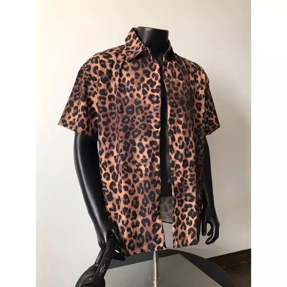 

Летняя мужская рубашка свободного кроя с леопардовым принтом, с коротким рукавом, большие размеры (до 300 фунтов), в японском стиле, повседневная, модная, брендовая, открытый кардиган