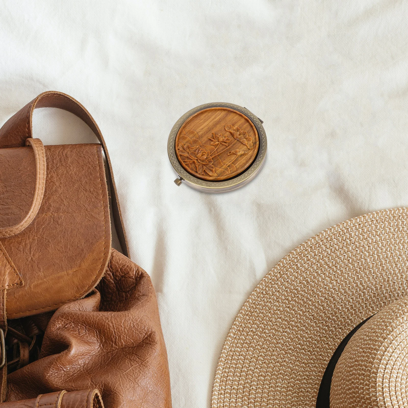 1Pcs Kompakte Lotus Doppel-Seite Spiegel Leichte Reise Make-Up Spiegel Clamshell Mini Runde Weibliche Geschenk