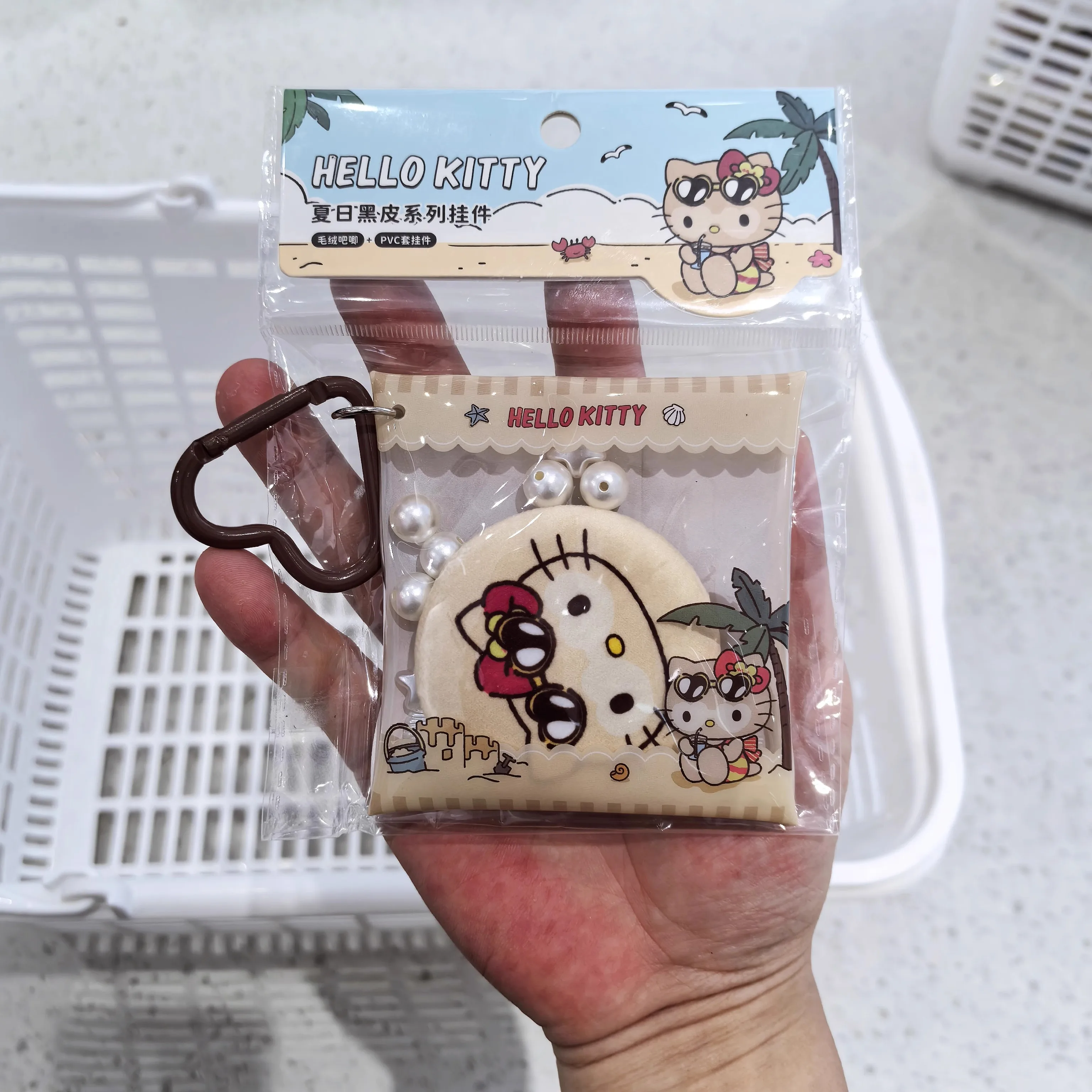 

Hello Kitty Summer Black Skin Plush Badge Keychain with Storage Pouch -Cute Cartoon Character Organizer for Keys,Bag Accessories