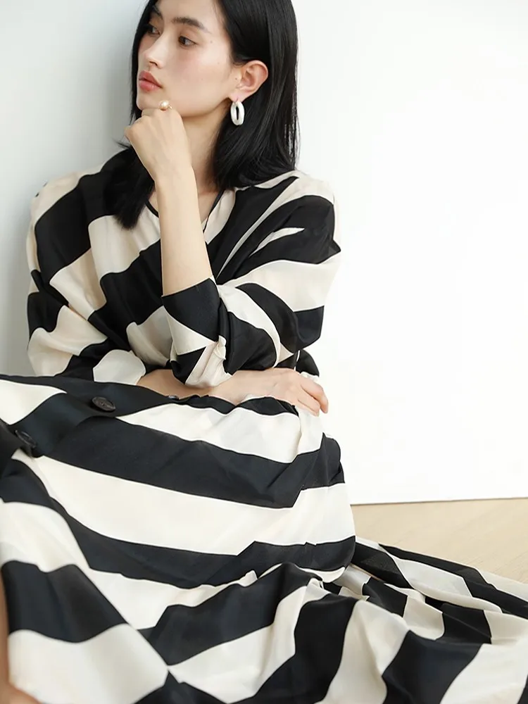 

Bla White Simple Stripes A-Line irt Wide Pleat f Skirt Commute Sle Silk Satin Long Sve Button up Women's Faion