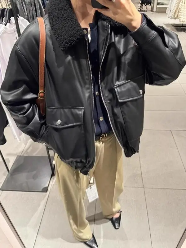 เสื้อโค้ทผู้หญิงทรงหลวมสำหรับฤดูใบไม้ร่วงและฤดูหนาว  คอเสื้อหนังเทียม ดีไซน์เก๋ ทันสมัย  ใส่ได้หลากหลายโอกาส