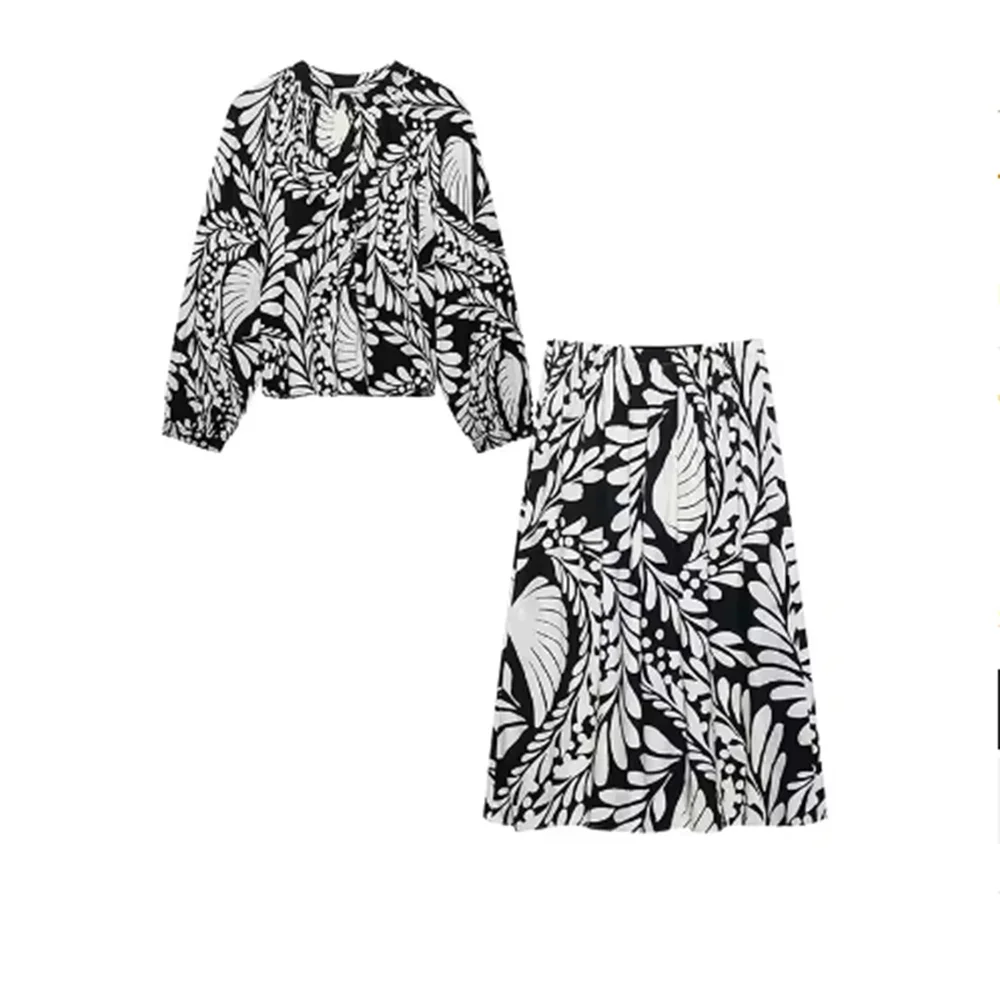 

Horn Skirt Sets For Women 2 Pieces Outfit 2025 Summer New Fashion Printing Tops Midi Skirts Womens Suit
