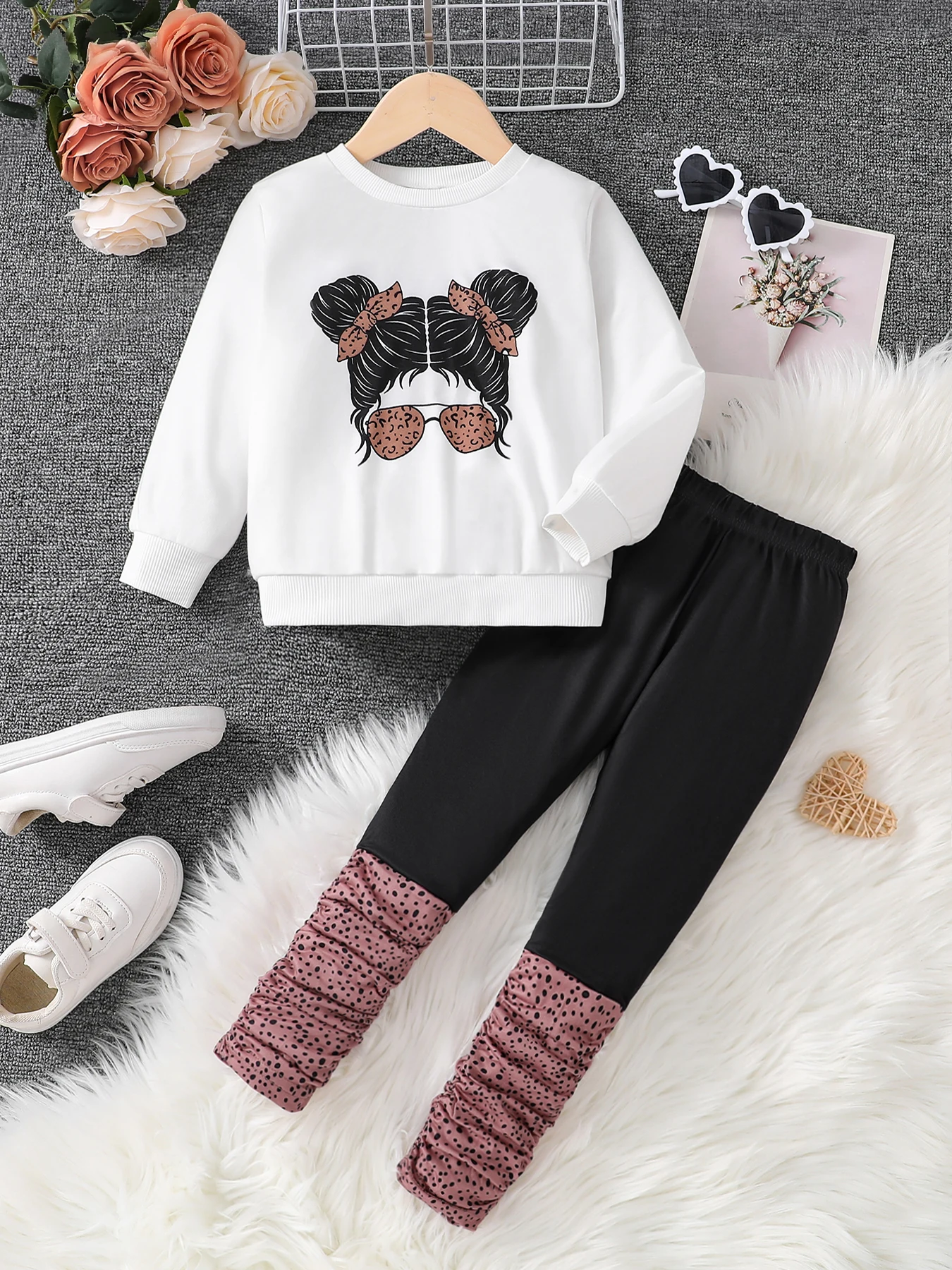 Children\'s spring and autumn new girls 2 sets of fashion perfectionism printed white long-sleeved top + black slim-fit pants