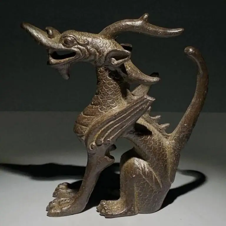 

Old Object Small Curio Chinese Bronze Animal Unicorn Beast Kylin Chi-Lin Qilin Statue Mascot Room Decor Home Accessories Gift