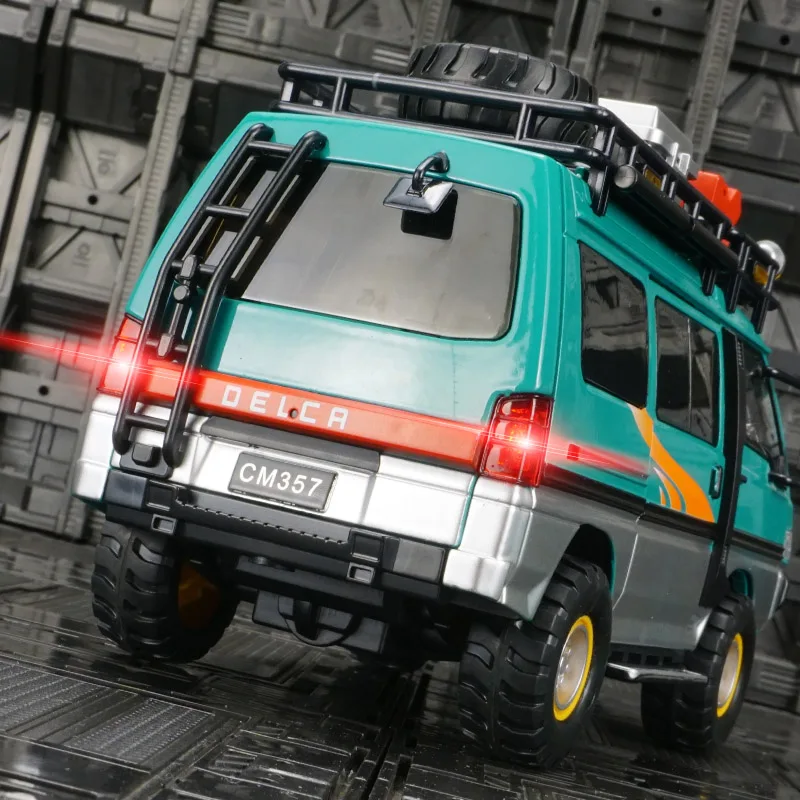 1:24 三菱デリカ屋外合金車モデルキャンピングバン音響光学プルバックおもちゃのドアが開くことができます