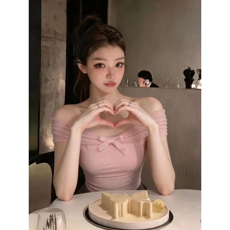 Sweet And Spicy Style Women's Short Shoulder Bowed T-shirt Korean Slim Fit Date Atmosphere Feeling Top Polyester Fiber