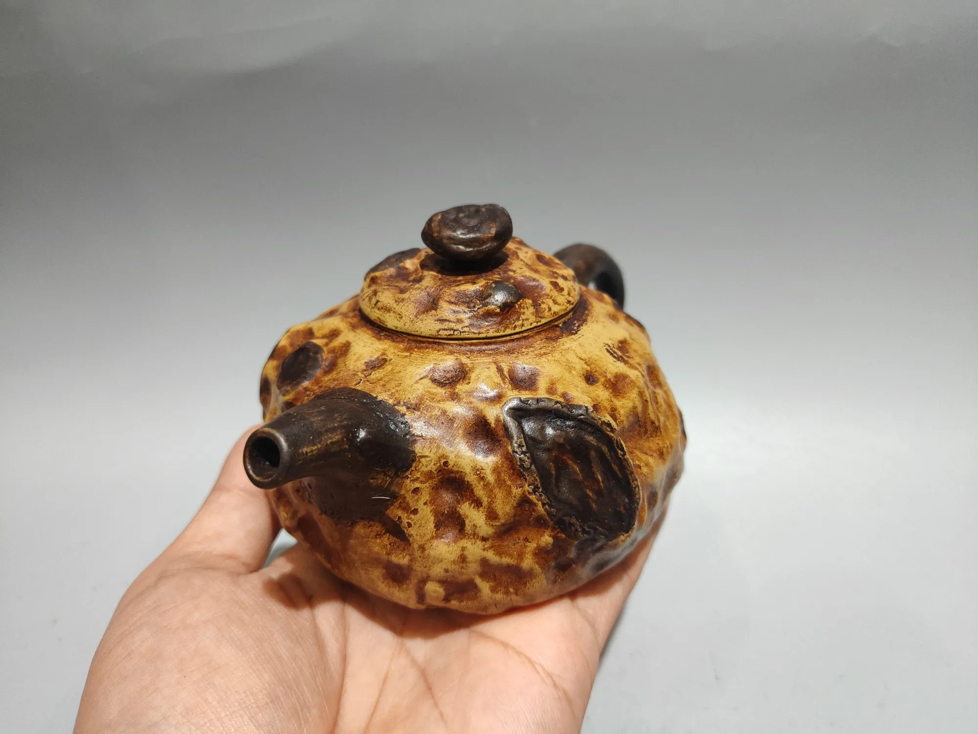 Folk Yixing Purple Clay Teapot Huangduan sand Two color Spring Offering Lingzhi pot kettle tea ceremony Amass wealth Ornaments
