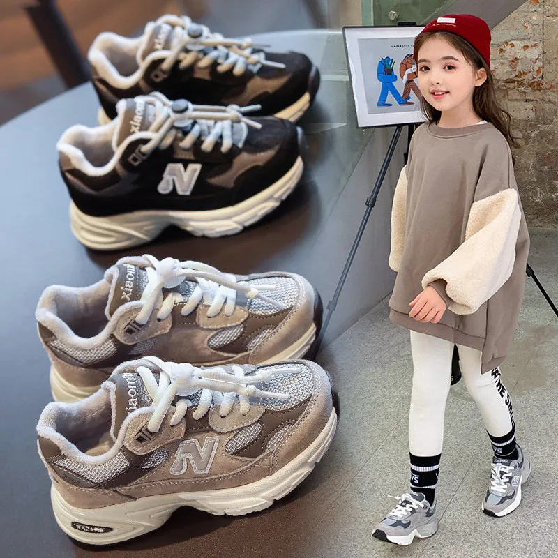 New autumn and winter children's shoes for casual sports for girls and boys; Baby shoes paired with velvet casual shoes